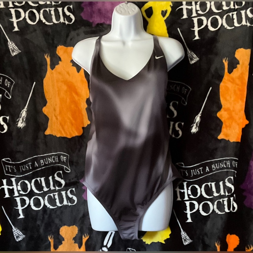 Woman’s Nike one piece size 2XL new without tags